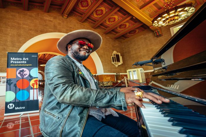 Man at piano at Union Station